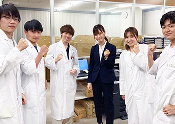 幅広い講師層による
相性の合う講師と受験対策を